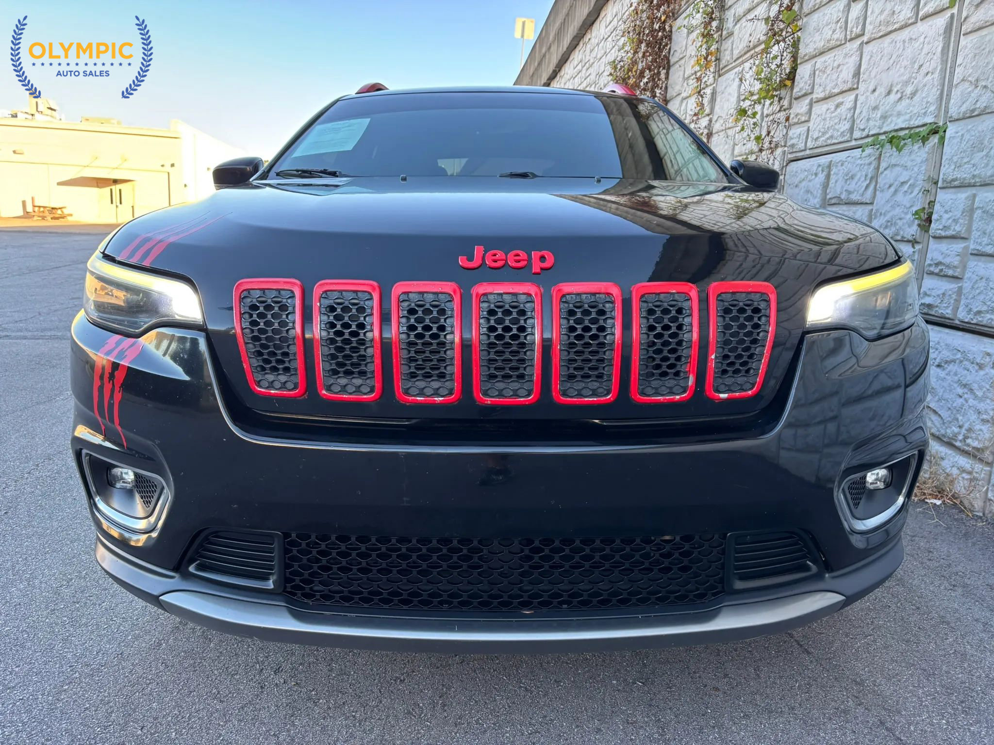 Used 2019 Jeep Cherokee Limited image 16