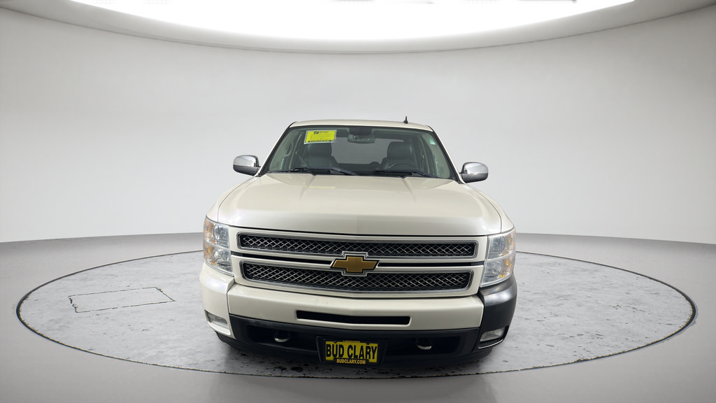 Used 2013 Chevrolet Silverado 1500 LTZ w/ LTZ White Diamond Edition AWD/4WD image 8