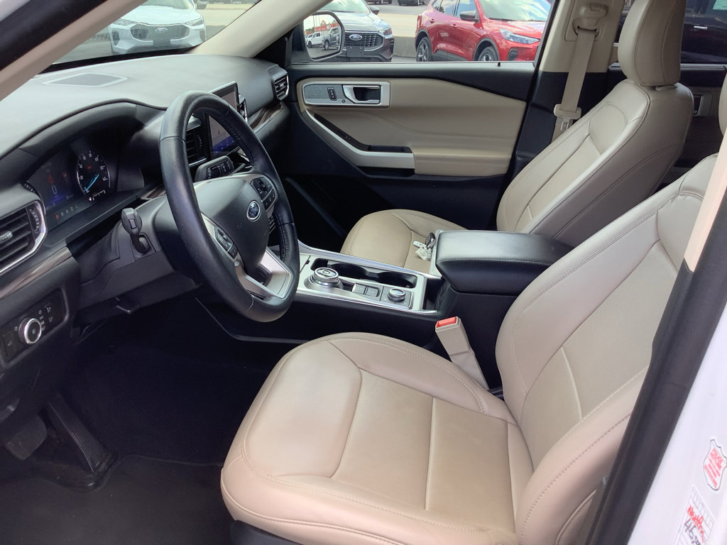 Used 2023 Ford Explorer Limited image 12