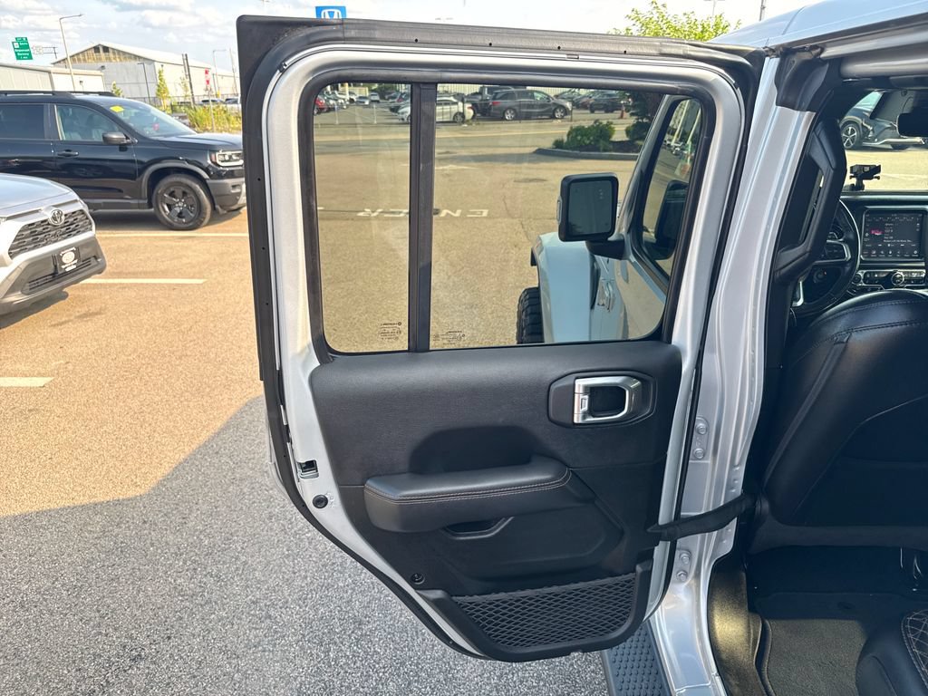 Used 2022 Jeep Wrangler Unlimited Sahara AWD/4WD image 41