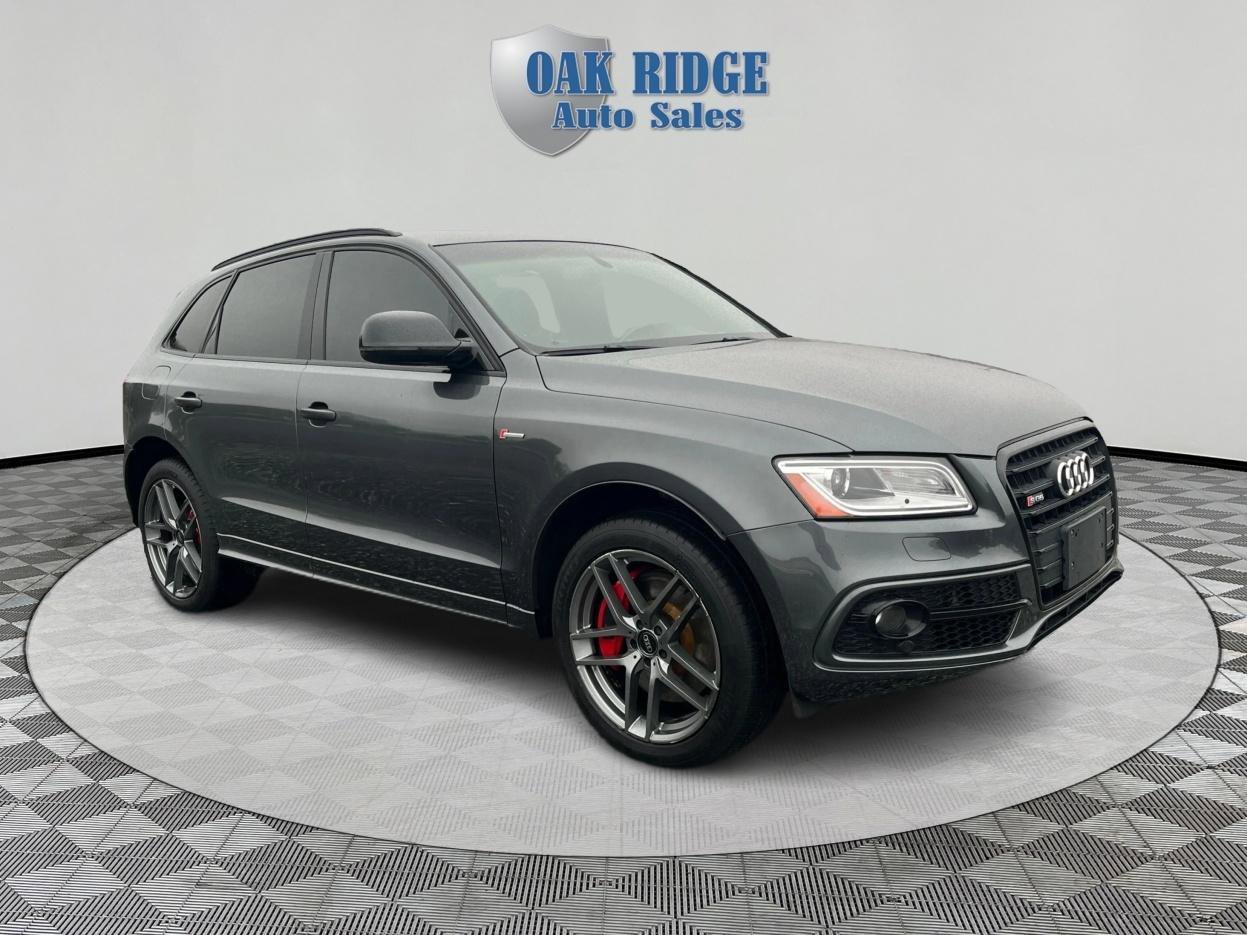 Used 2017 Audi SQ5 Premium Plus w/ Technology Package AWD/4WD image 3
