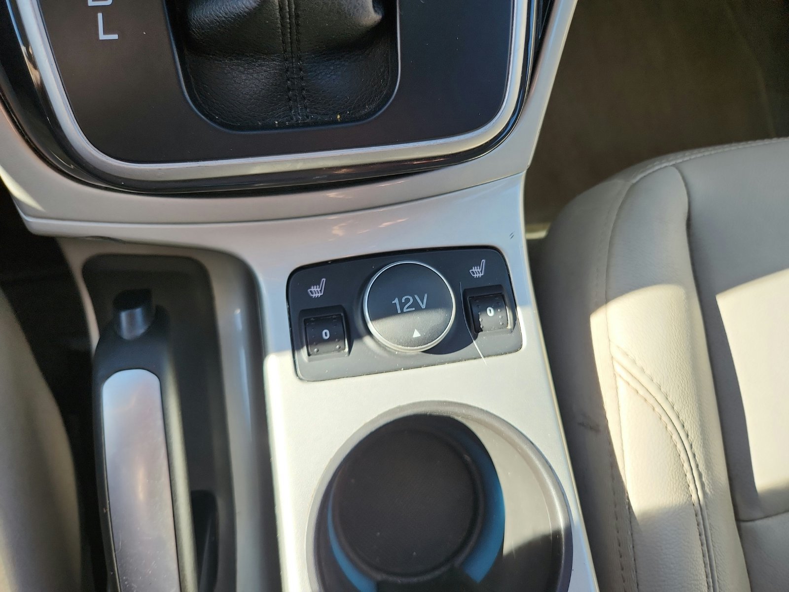 Used 2014 Ford C-MAX Energi SEL FWD image 18
