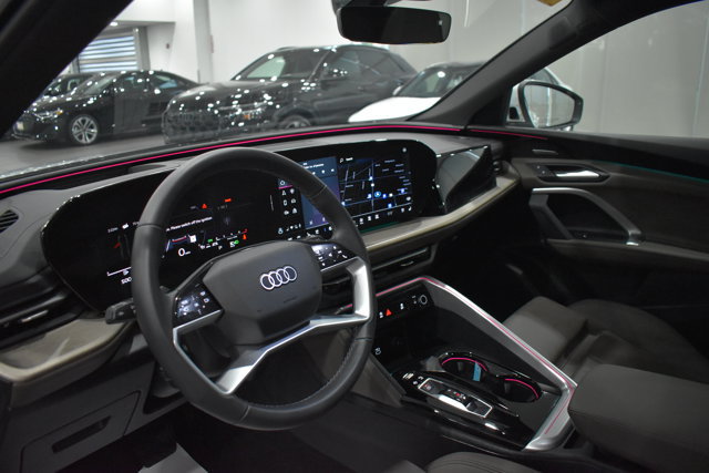 Used 2025 Audi Q5 Premium w/ Premium Plus AWD/4WD image 11