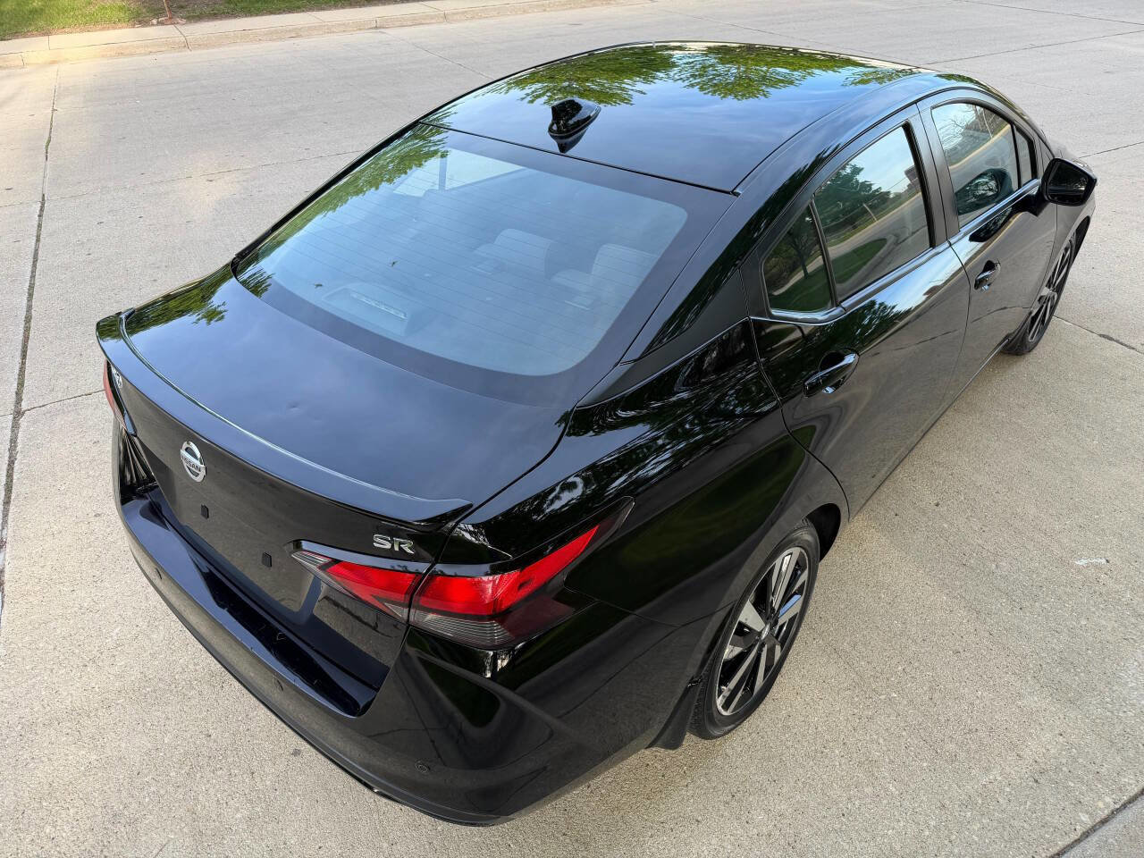 Used 2021 Nissan Versa SR w/ Convenience Package FWD image 6