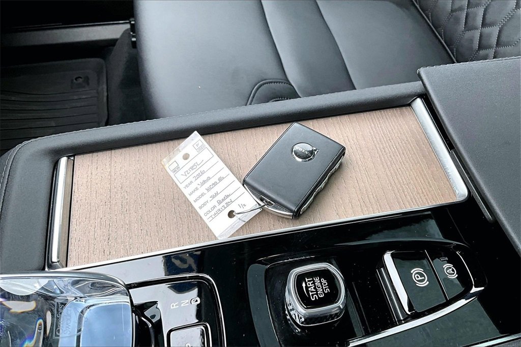 Certified 2026 Volvo XC90 B6 Plus w/ Protection Package Premier image 36