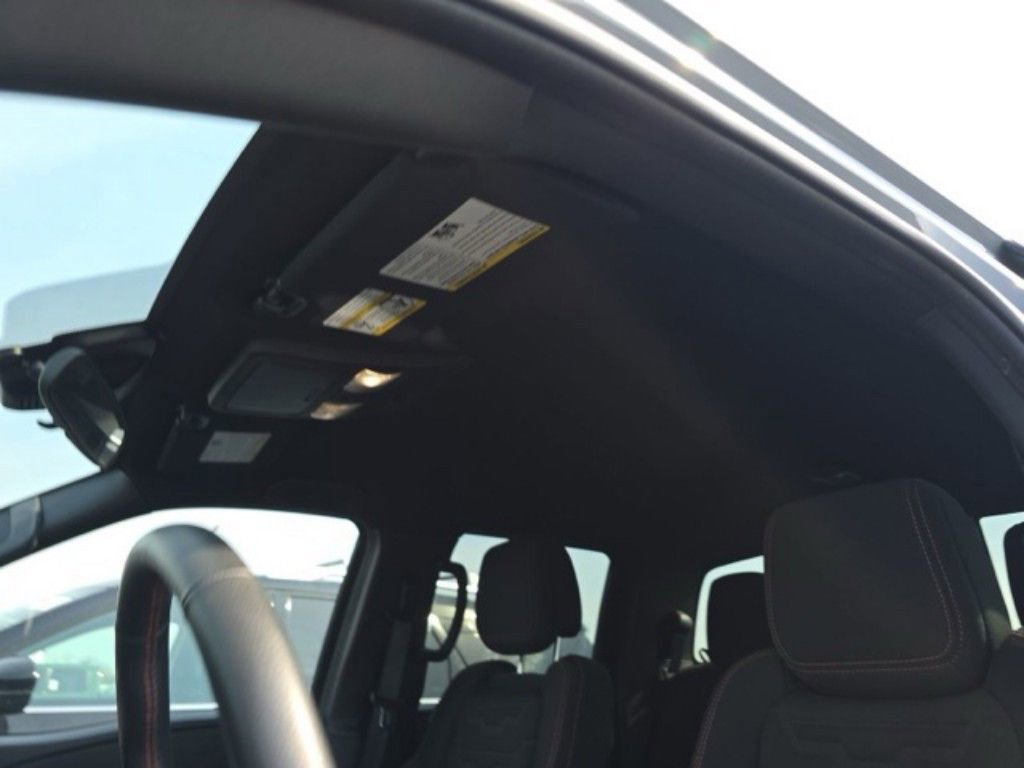 Used 2025 Nissan Frontier PRO-4X AWD/4WD image 13