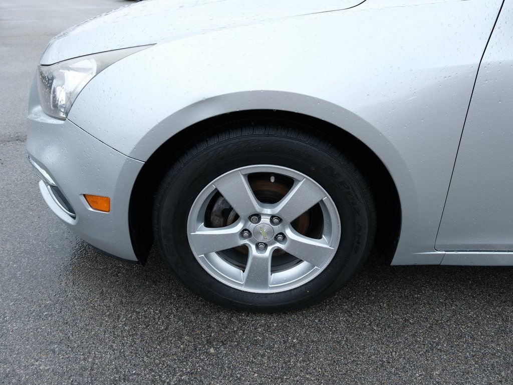Used 2016 Chevrolet Cruze LT w/ Technology Package image 13