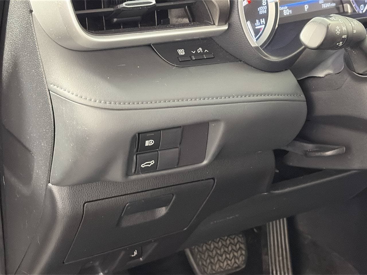 Used 2022 Toyota Highlander XLE FWD image 13