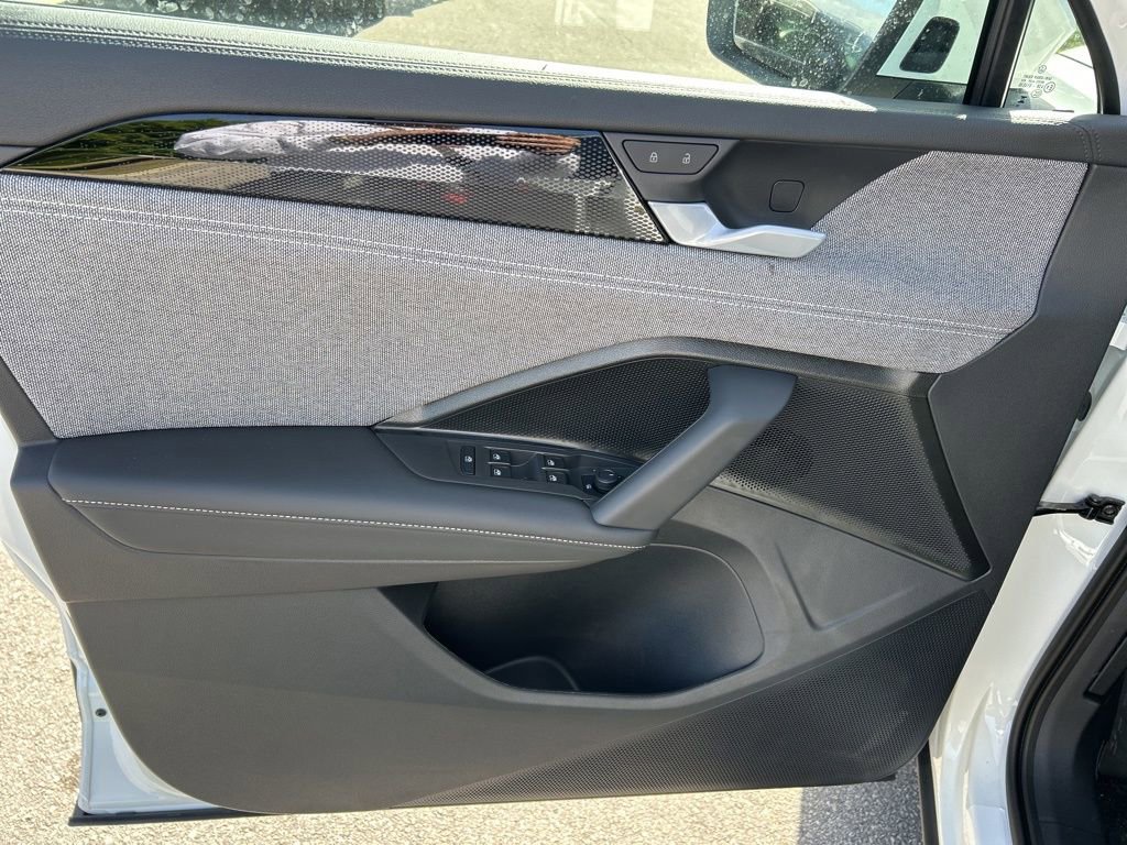 New 2026 Volkswagen Tiguan S image 10