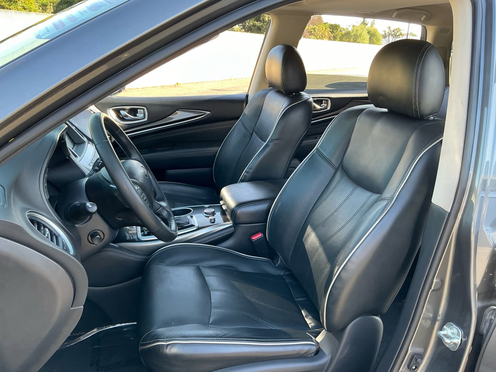 Used 2019 INFINITI QX60 Luxe w/ Essential Package image 19