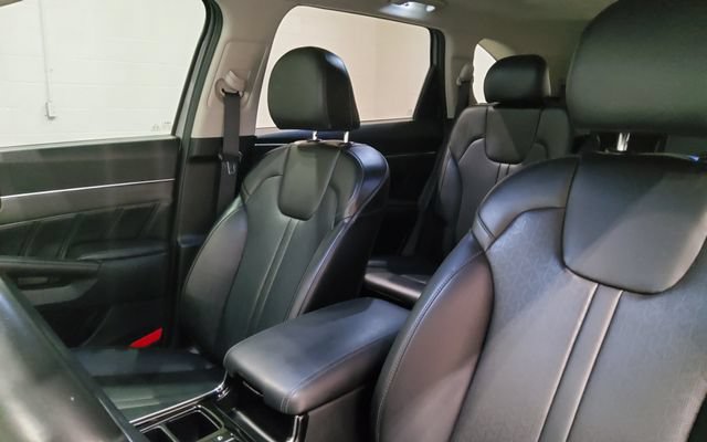 Used 2023 Kia Sorento SX FWD image 19