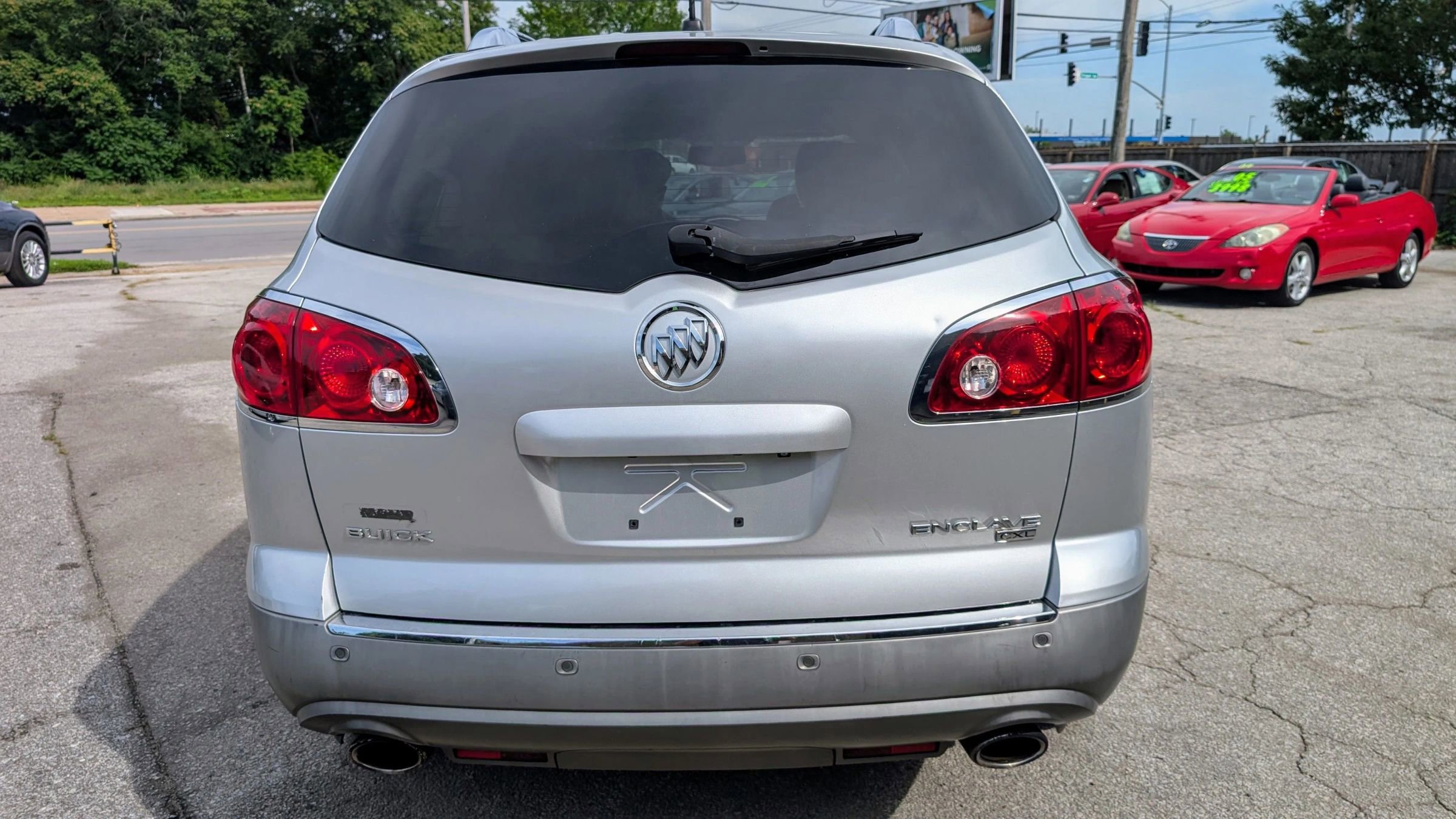 Used 2011 Buick Enclave CXL image 6