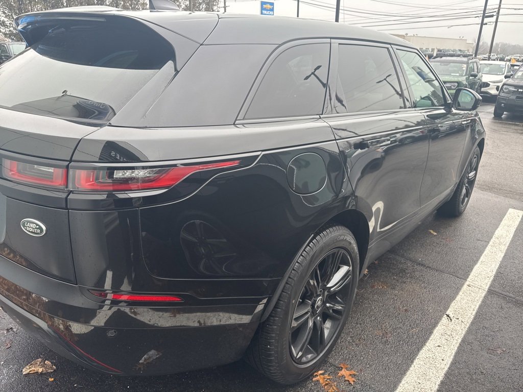Used 2023 Land Rover Range Rover Velar R-Dynamic S image 4