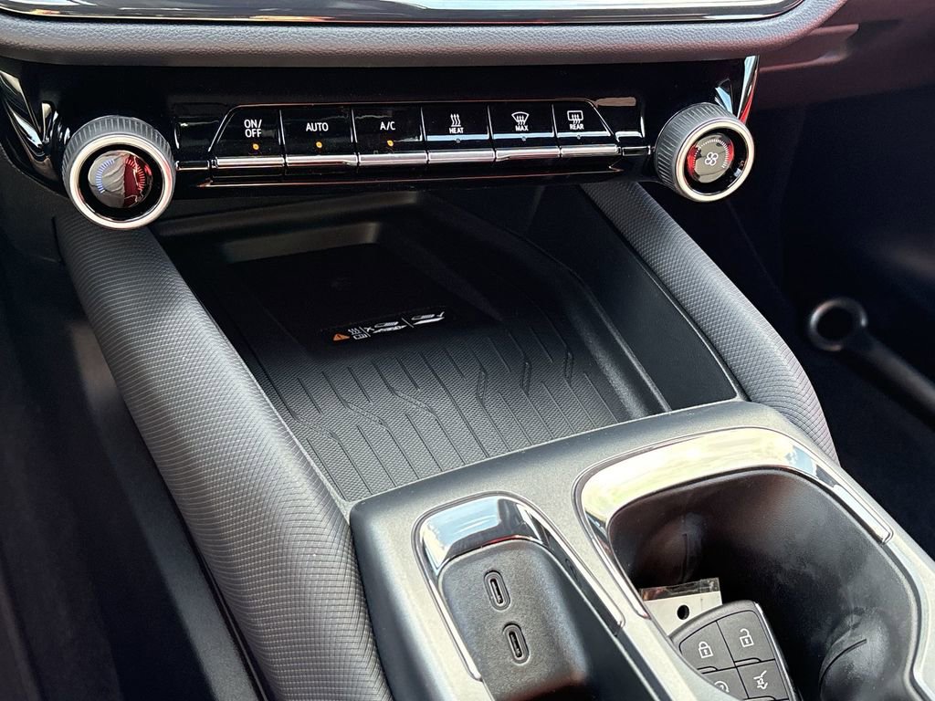 New 2026 Chevrolet Equinox EV RS image 18