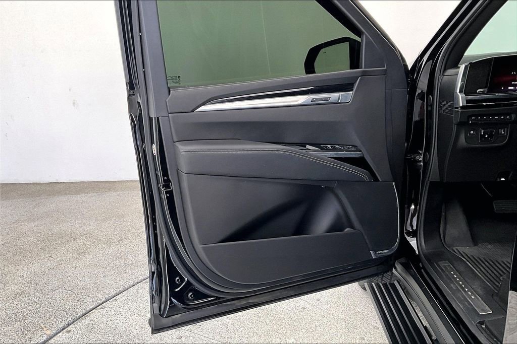 Used 2025 Cadillac Escalade Sport w/ Touring Package image 21