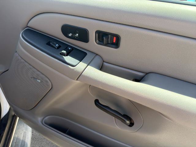 Used 2006 Chevrolet Suburban LT w/ Preferred Equipment Group AWD/4WD image 21