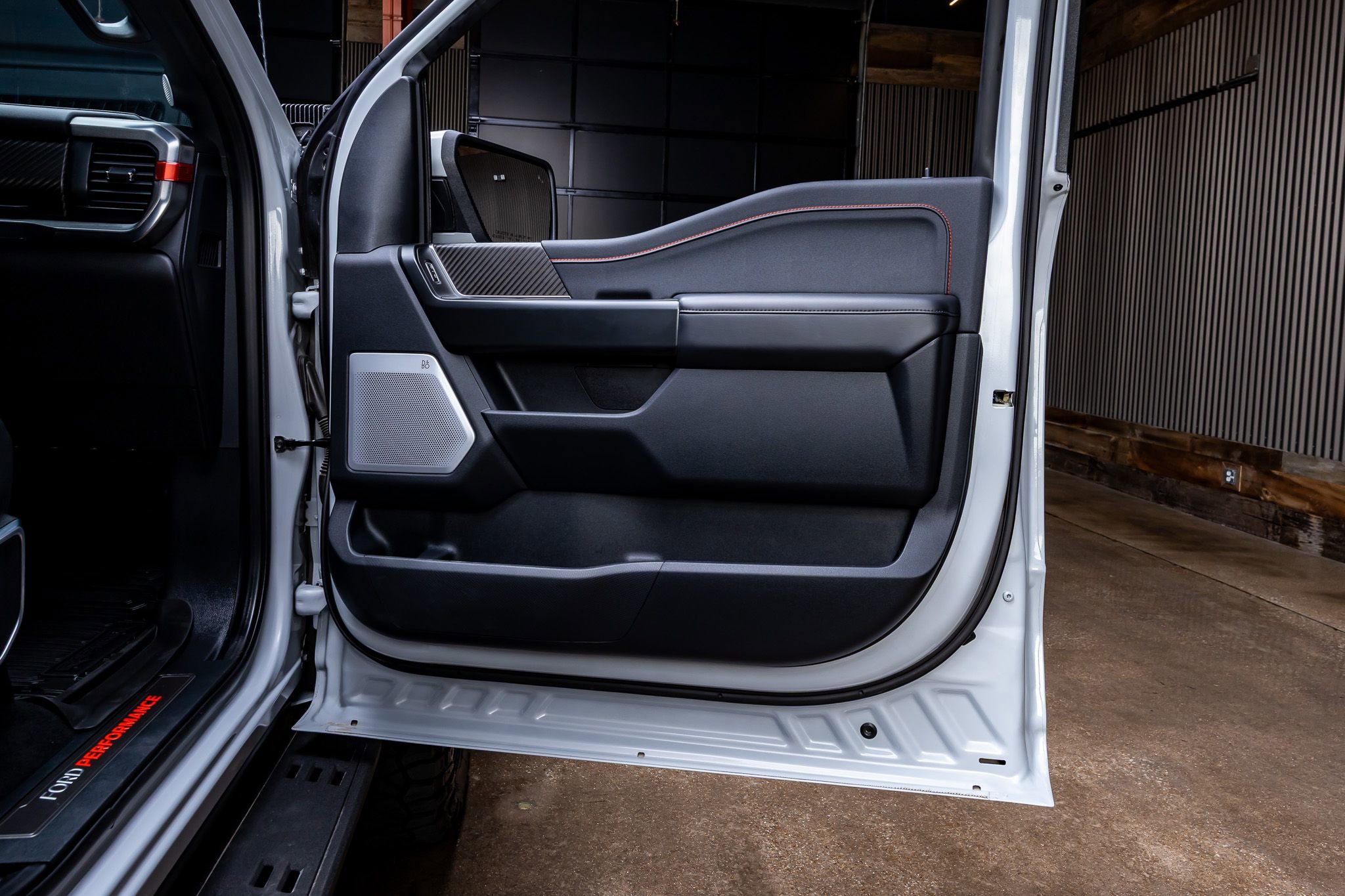 Used 2025 Ford F150 Raptor AWD/4WD image 38