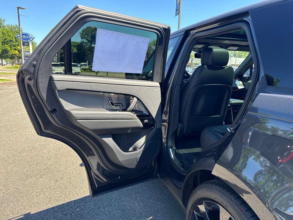 New 2026 Land Rover Range Rover Sport SE AWD/4WD image 15