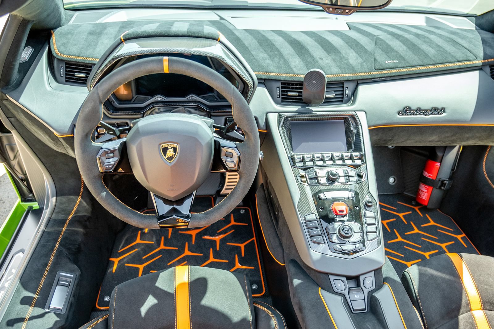 Used 2021 Lamborghini Aventador SVJ AWD/4WD image 28
