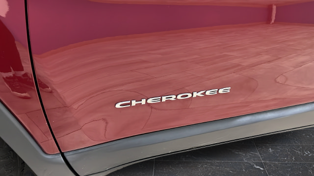 Used 2020 Jeep Cherokee Limited AWD/4WD image 39