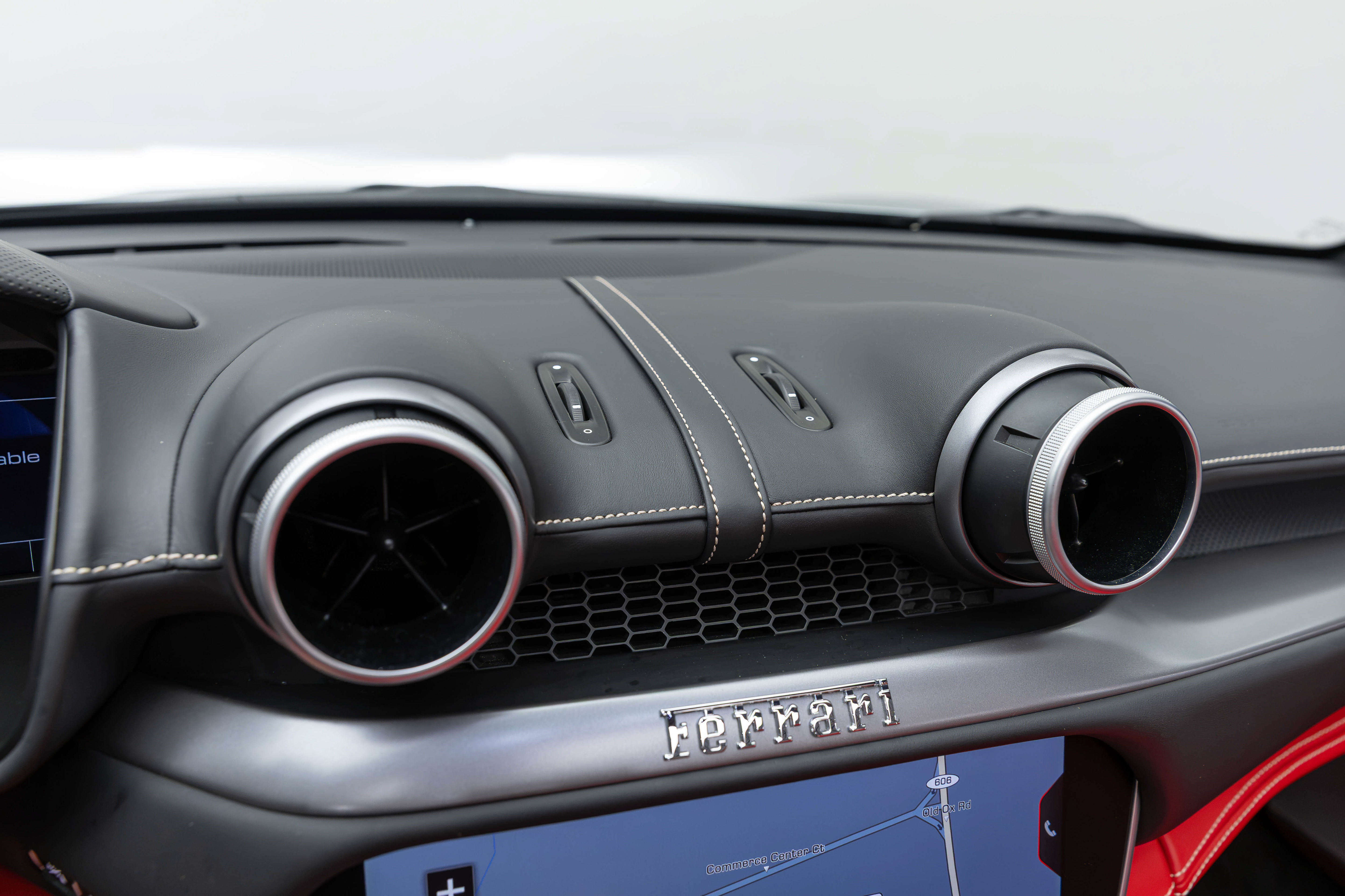 Certified 2019 Ferrari Portofino RWD image 33