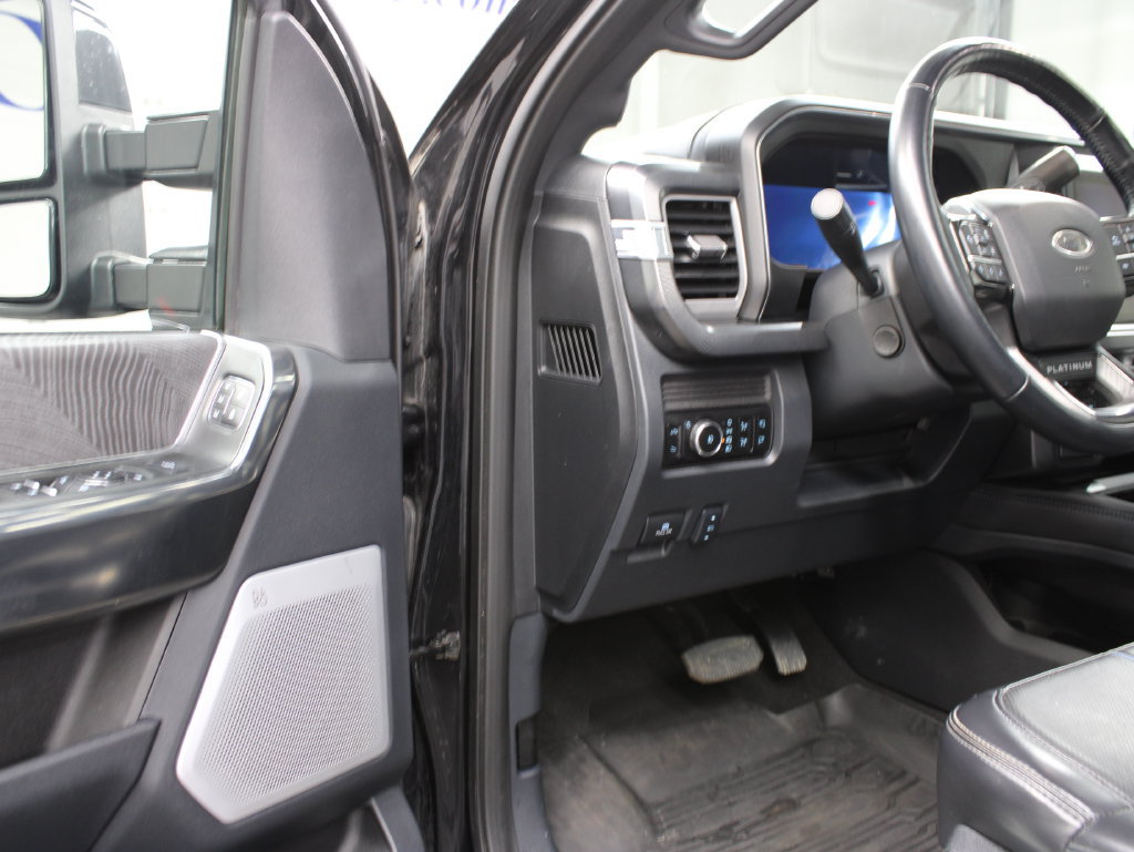 Used 2025 Ford F450 Platinum AWD/4WD image 59