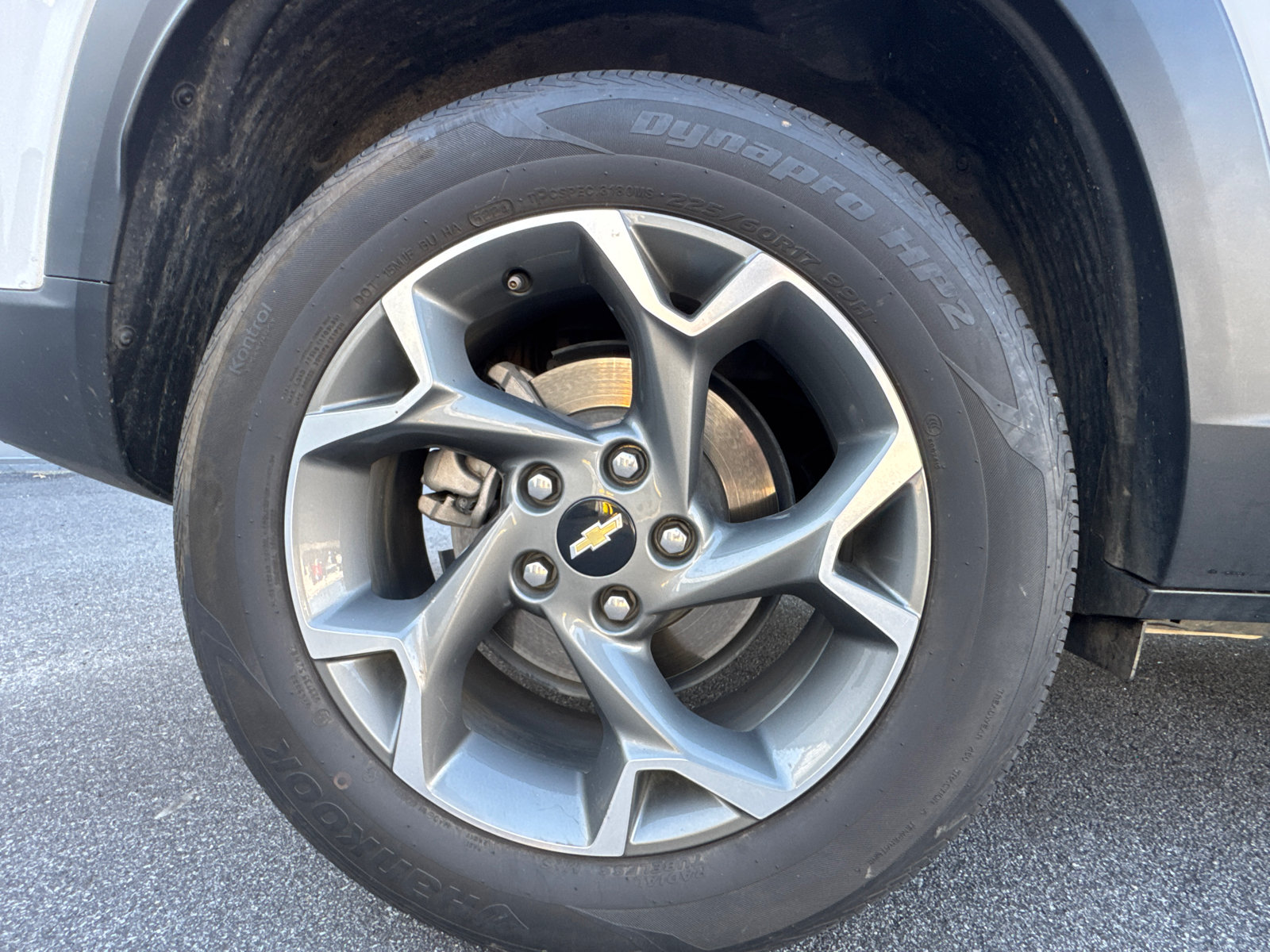 Used 2025 Chevrolet Trax LT FWD image 18