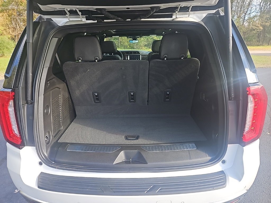 Used 2022 GMC Yukon Denali w/ Denali Premium Package image 29