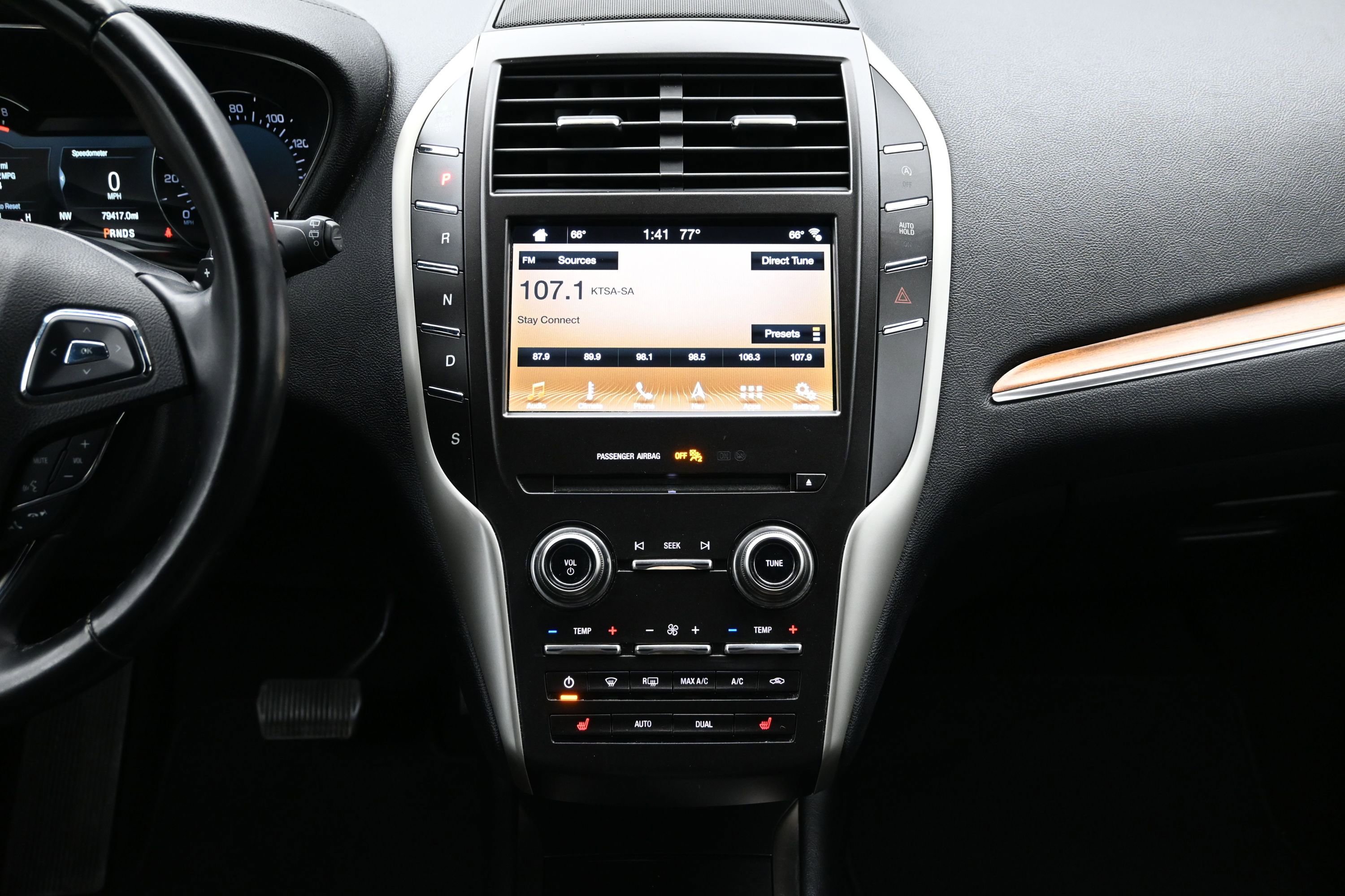 Used 2019 Lincoln MKC Select w/ Select Plus Package FWD image 17