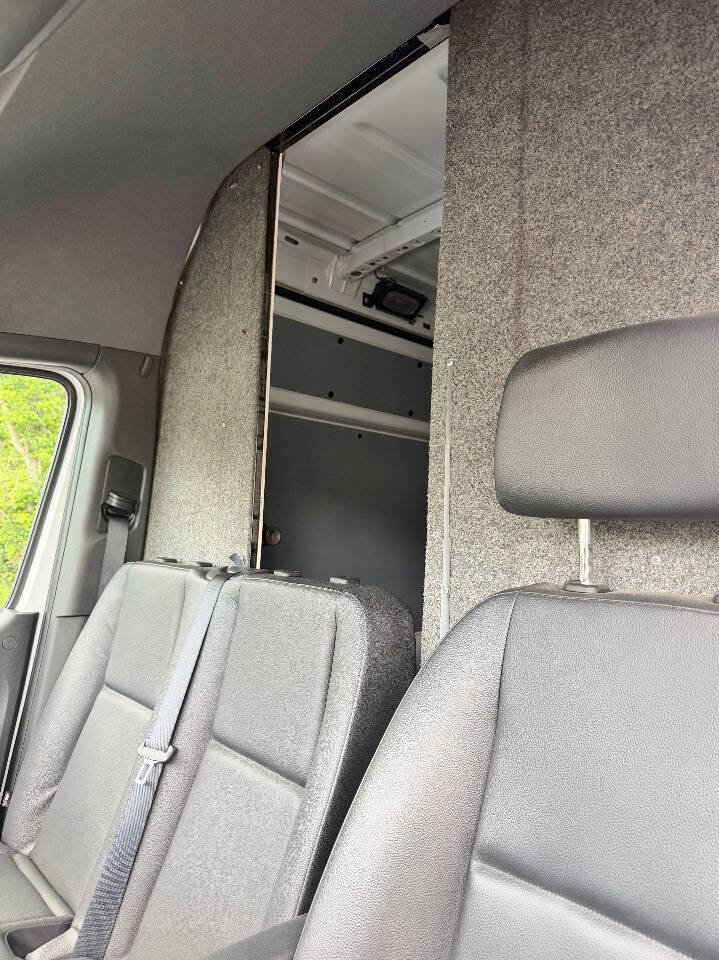 Used 2021 Mercedes-Benz Sprinter 2500 w/ Bench Seat Package image 11