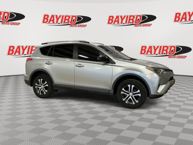 Used 2018 Toyota RAV4 LE FWD image 2