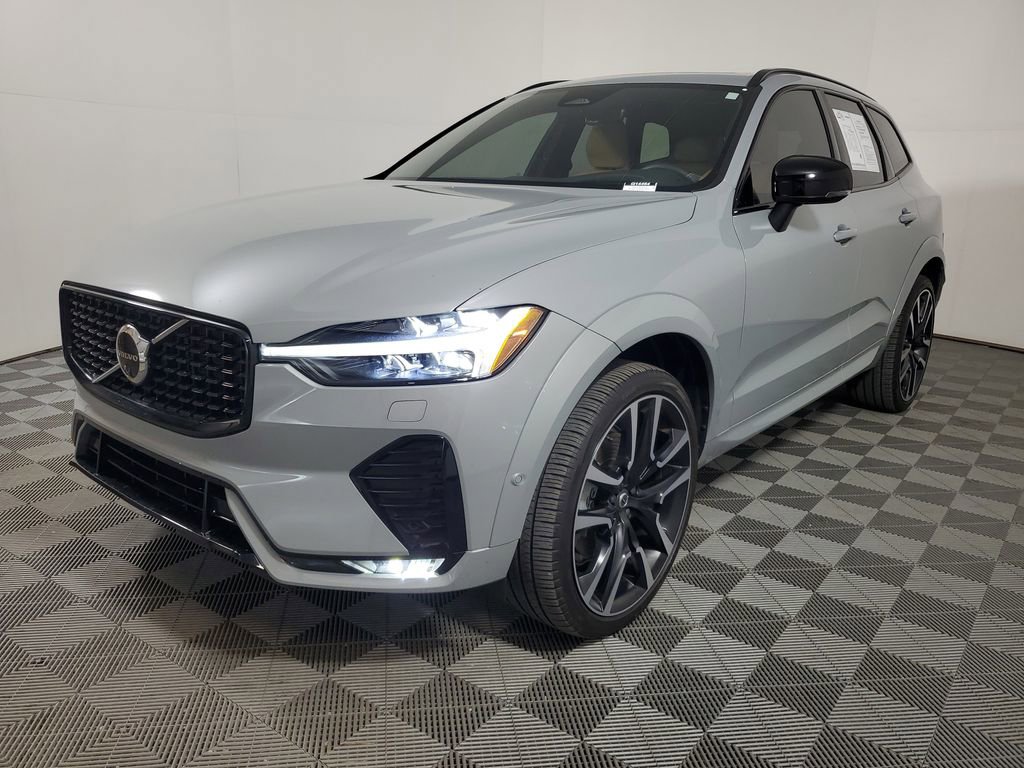 Used 2024 Volvo XC60 B5 Ultimate w/ Protection Package Premier image 4