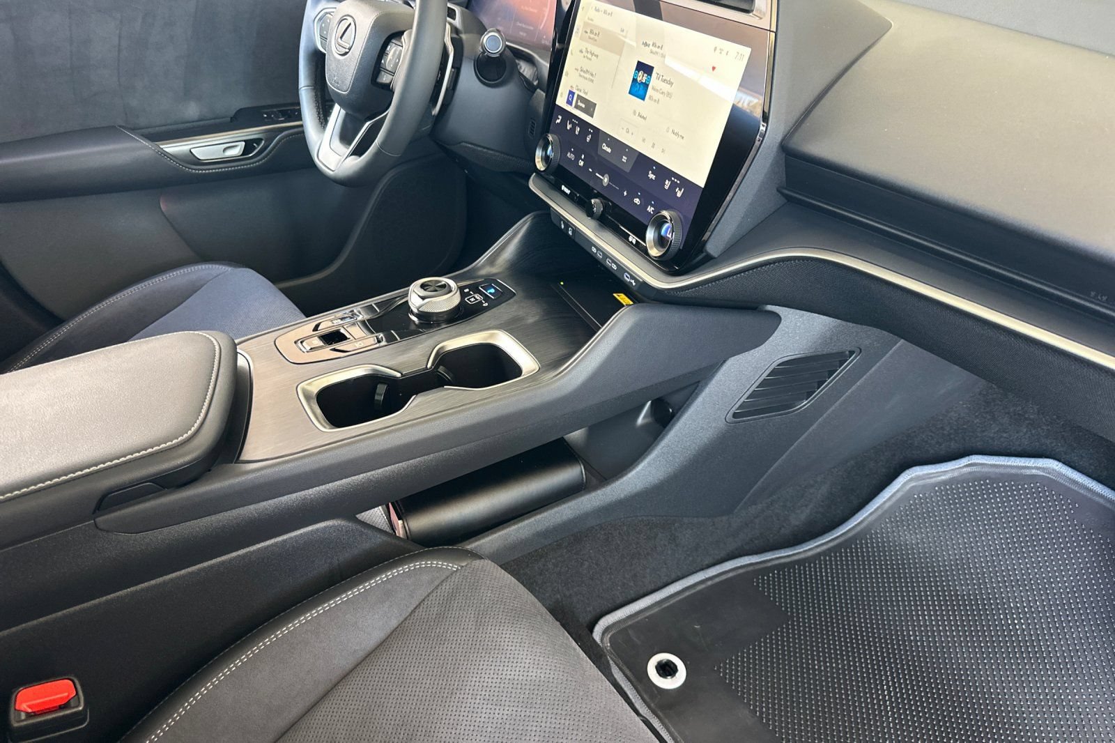 Certified 2023 Lexus RZ 450e Premium w/ Accessory Package (Z1) AWD/4WD image 13