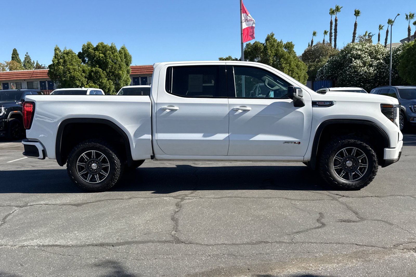Used 2025 GMC Sierra 1500 AT4 AWD/4WD image 3