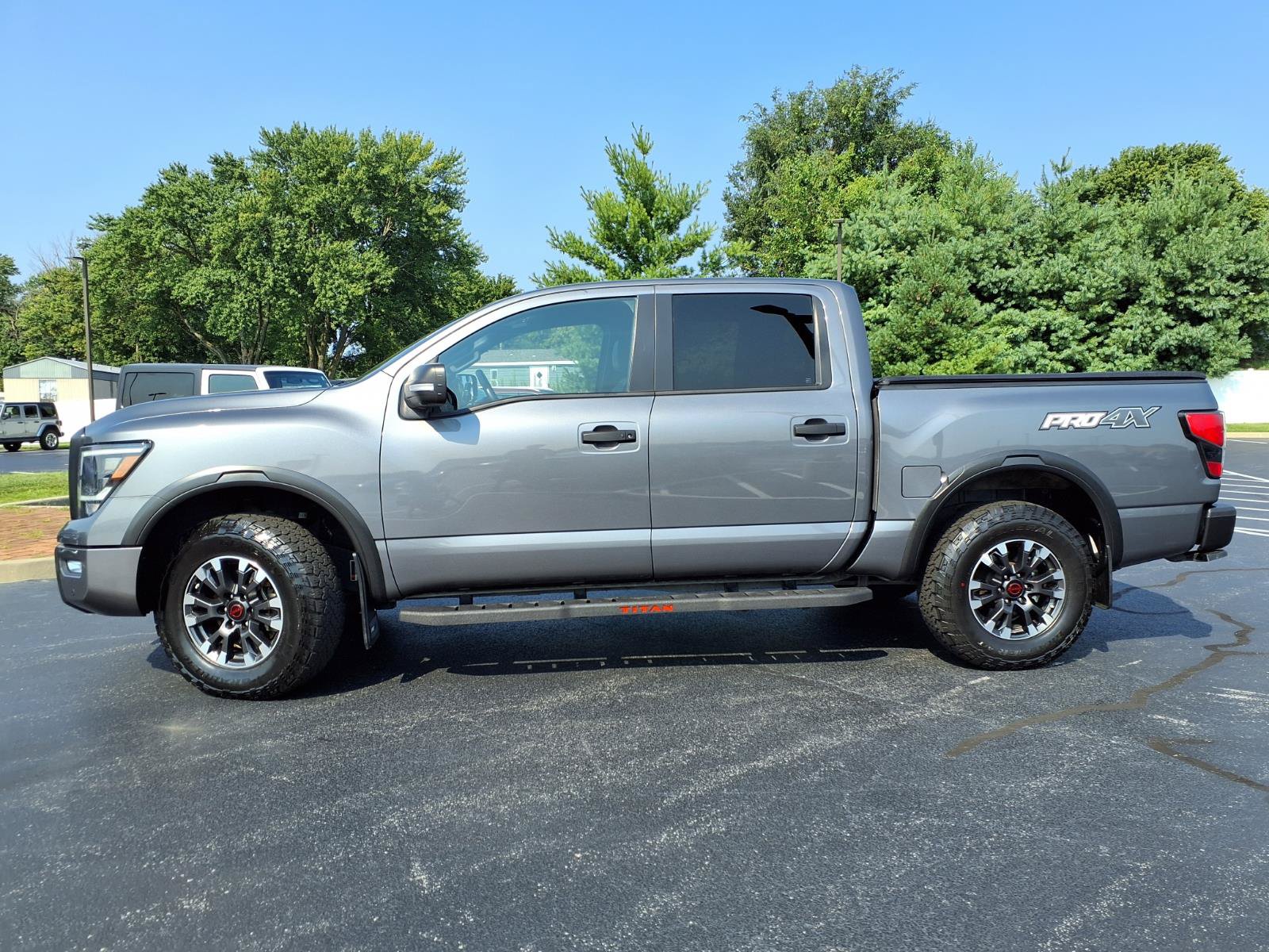 Used 2023 Nissan Titan PRO-4X w/ Pro-4x Convenience Package AWD/4WD image 29