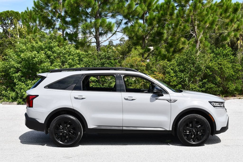 Used 2022 Kia Sorento S w/ Panoramic Sunroof Package AWD/4WD image 7