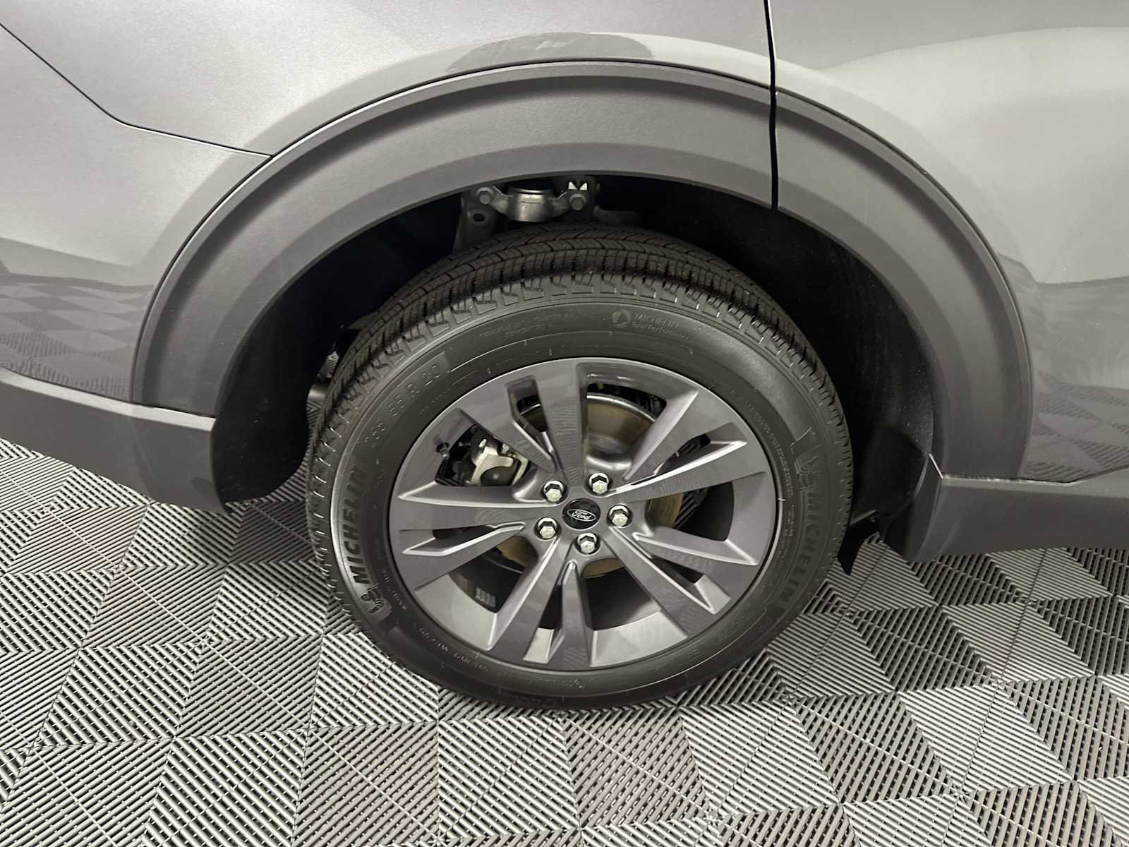 New 2025 Ford Explorer Active w/ Active Comfort Package image 15