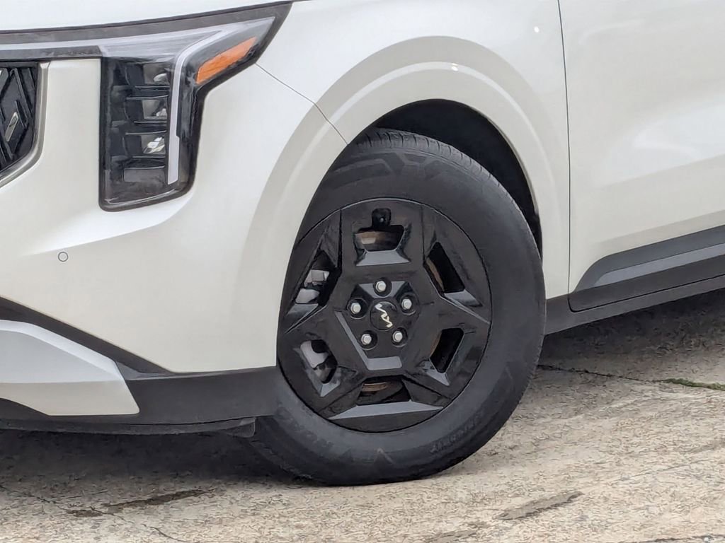 Used 2025 Kia Carnival image 31