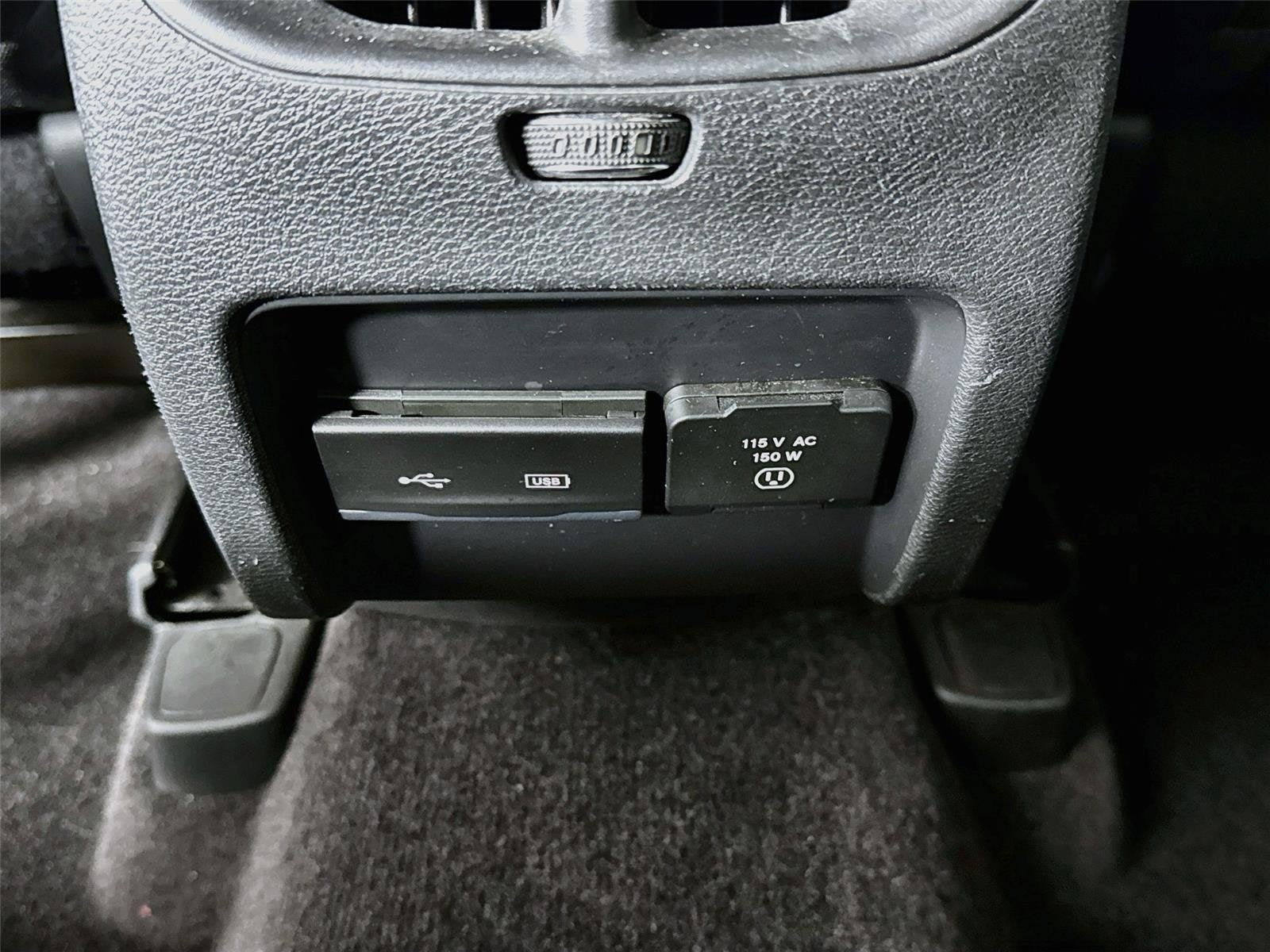 Used 2019 Jeep Cherokee Limited w/ Technology Group FWD image 26