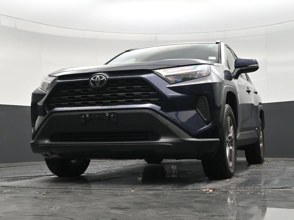 Used 2025 Toyota RAV4 XLE AWD/4WD image 27