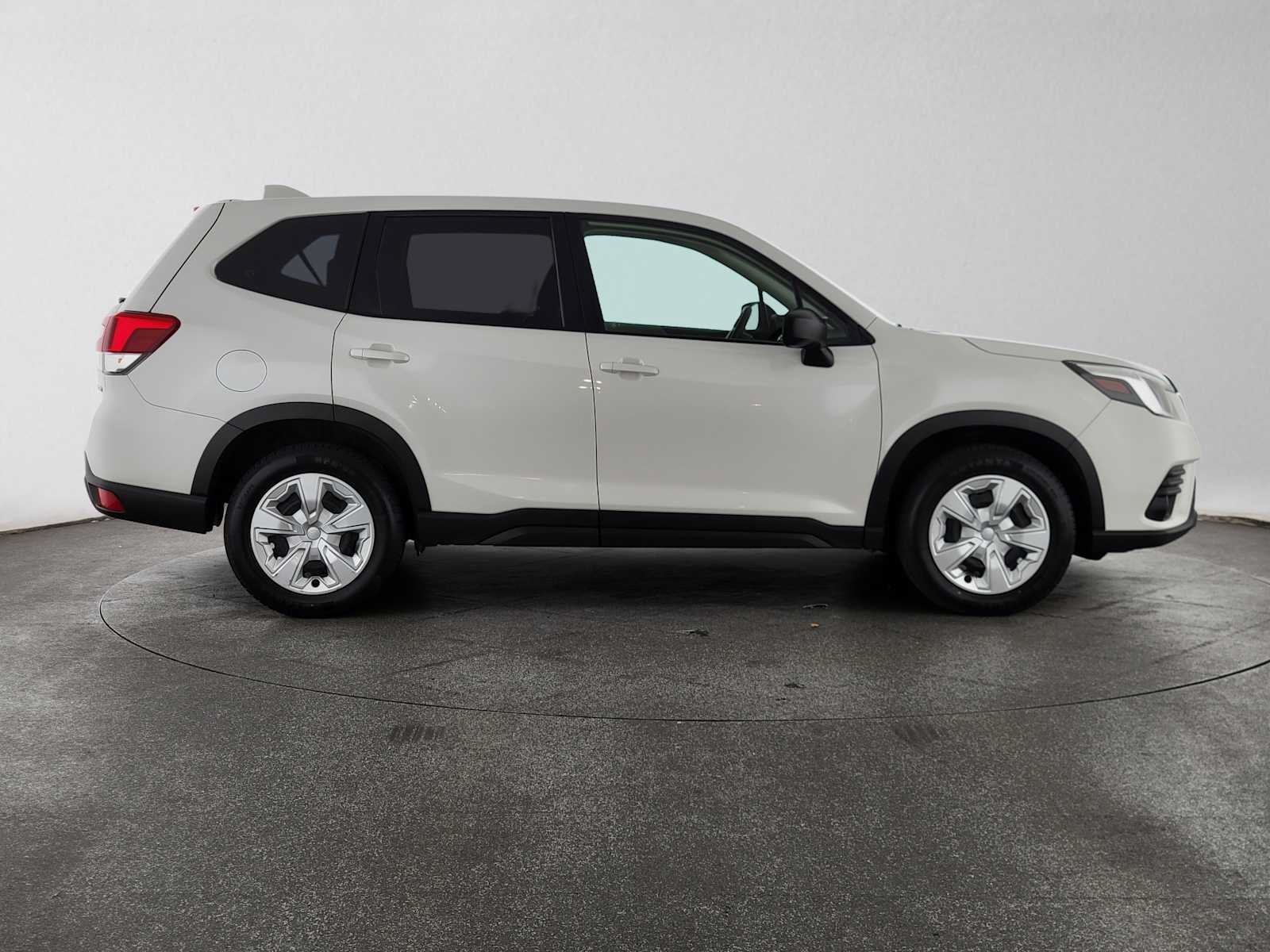 Used 2022 Subaru Forester AWD/4WD image 2