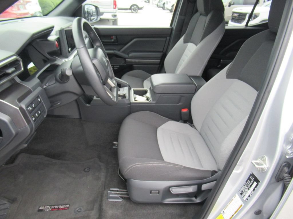 Used 2025 Toyota 4Runner TRD Off-Road AWD/4WD image 17