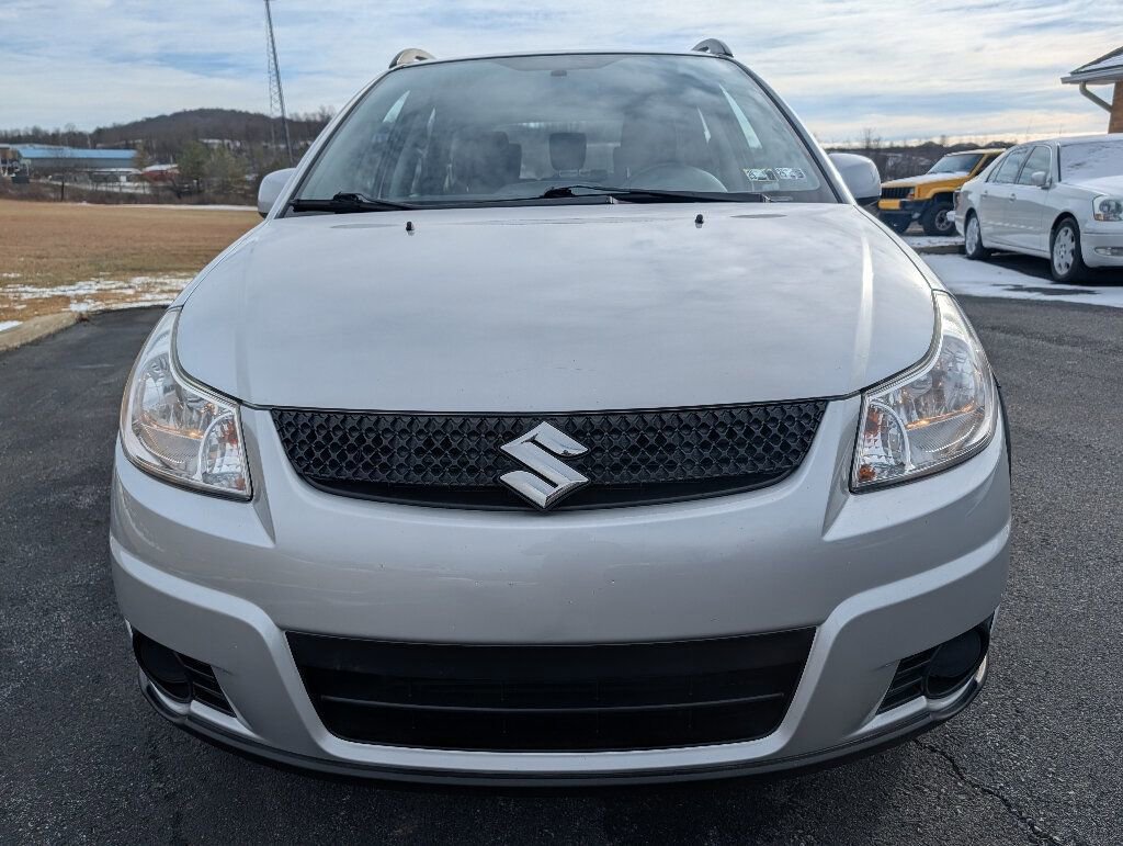 Used 2011 Suzuki SX4 AWD Hatchback image 12