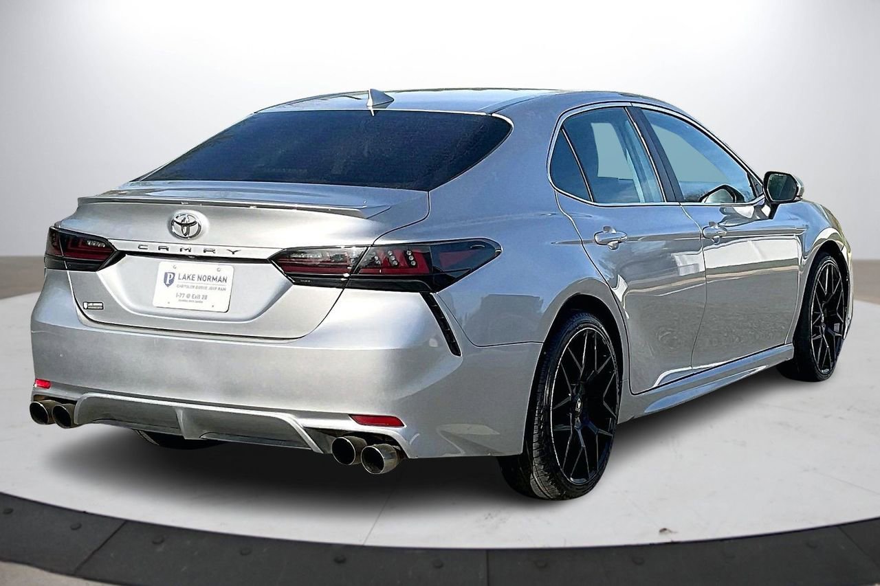 Used 2021 Toyota Camry SE image 9