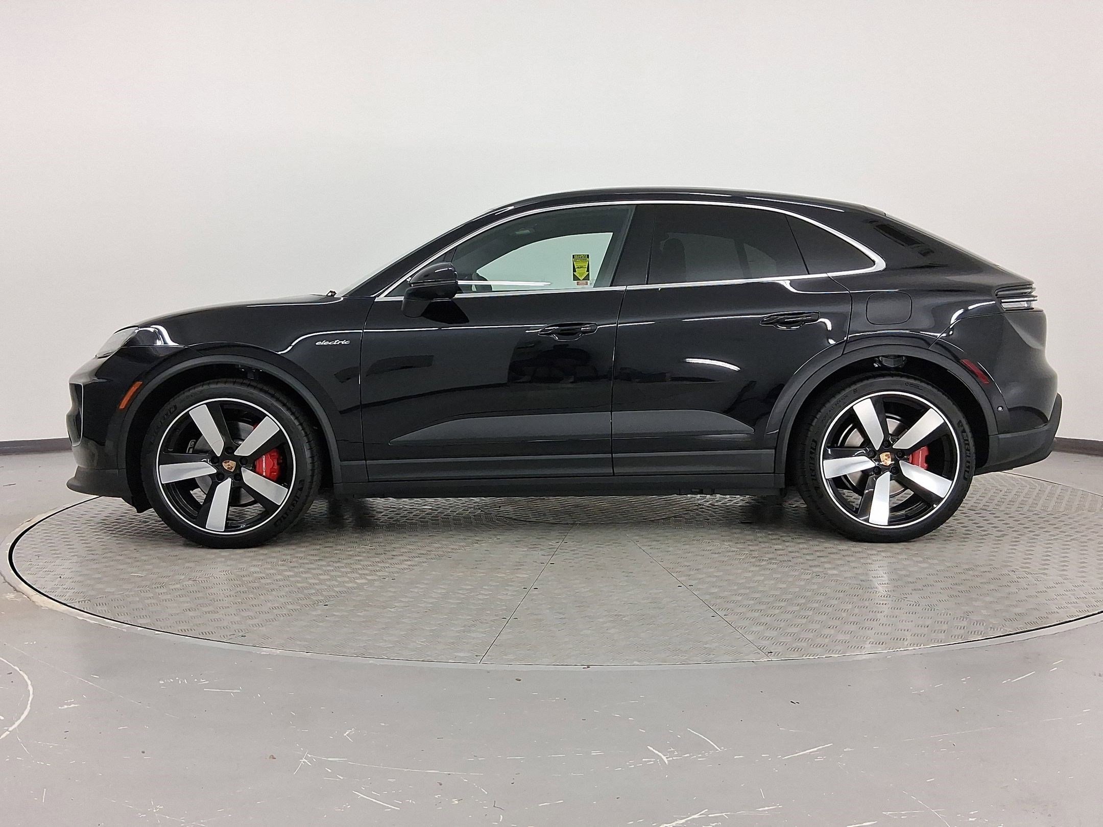 New 2025 Porsche Macan 4S Electric image 2