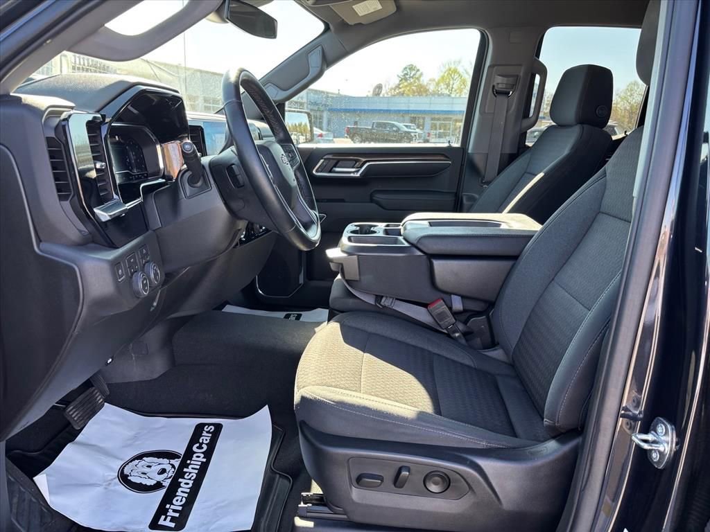 Used 2023 Chevrolet Silverado 1500 LT image 11