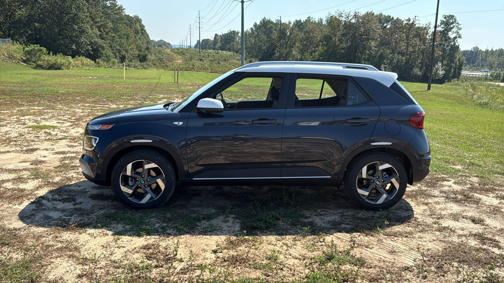 New 2026 Hyundai Venue SEL FWD image 4
