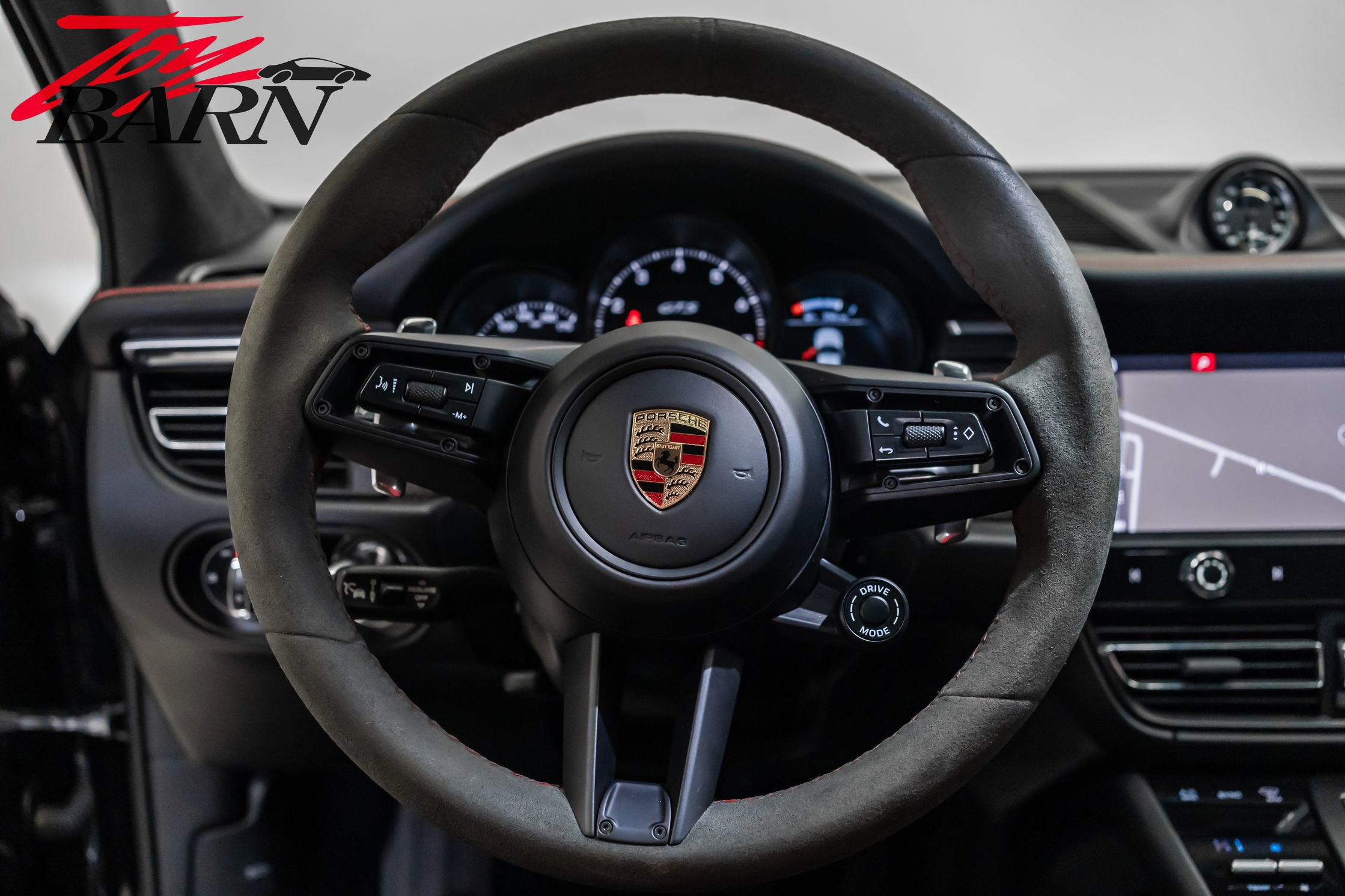 Used 2023 Porsche Macan GTS w/ GTS Sport Package image 30