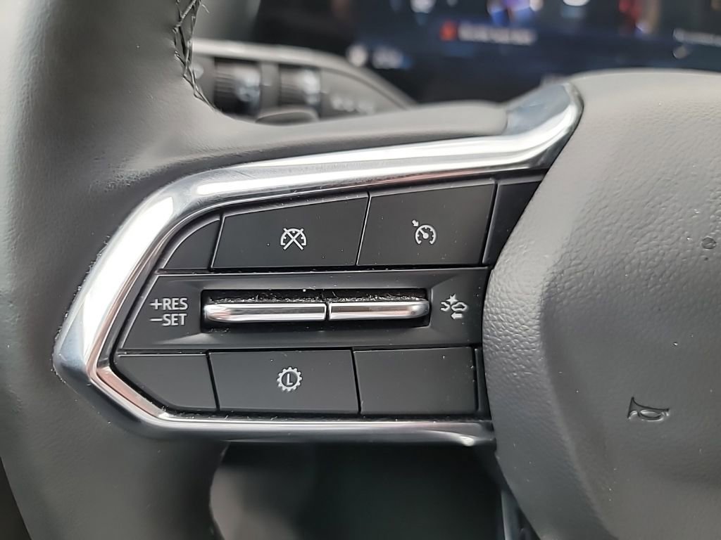 Used 2025 Chevrolet Equinox LT FWD image 16