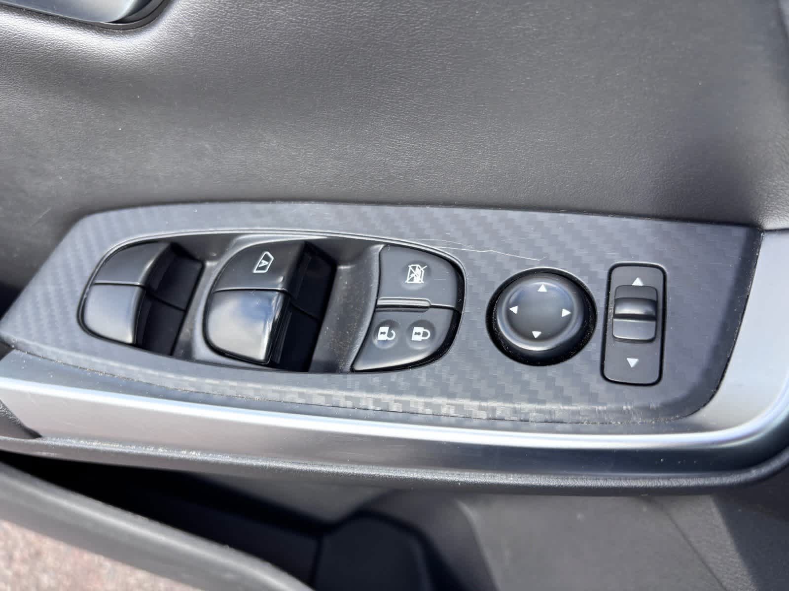 Used 2025 Nissan Sentra SR FWD image 15